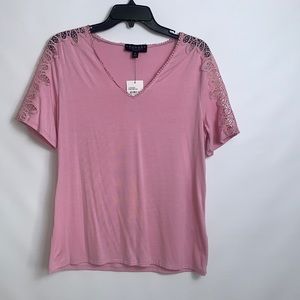 NWT. Laundry by Shelly segal pink nectar top